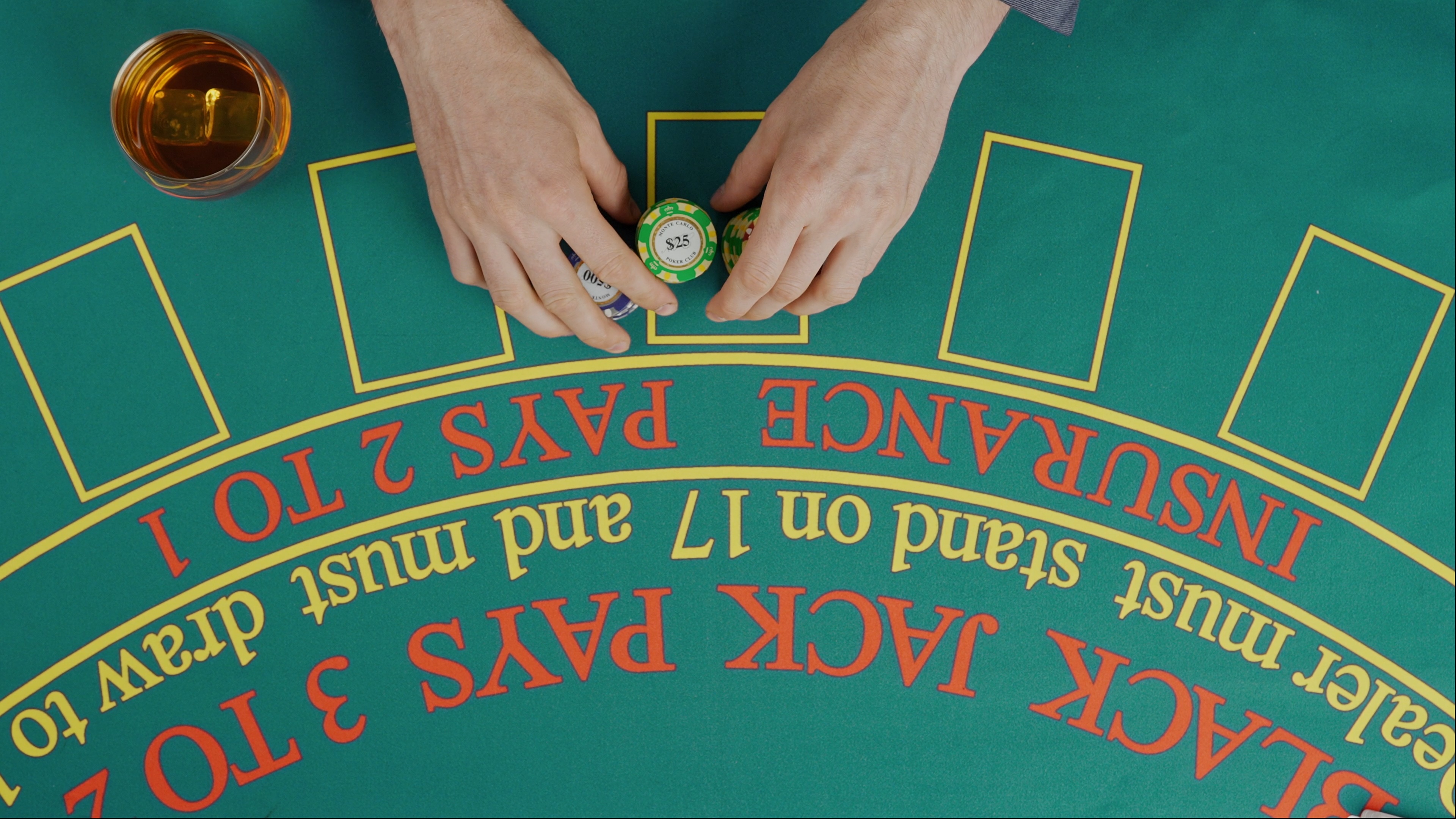 mesa blackjack bebida