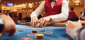 como jogar poker 3 cartas